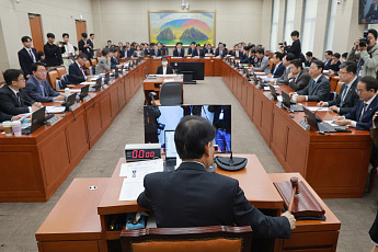 與, 자본시장법 드라이브…“정무위 주도권 확보 시 일괄 처리”