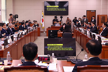 국조특위 첫 기관보고…‘녹취록’ 두고 여야 정면충돌
