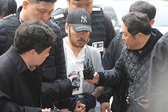 '131억 마약 유통ㆍ밀수' 혐의 박왕열, 검찰 송치