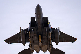 美 A10 전투기 이란에 의해 피격…조종사는 무사