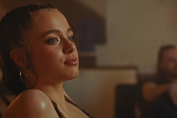 '앤젤리나 졸리 딸' 샤일로, 다영 신곡 뮤비에 깜짝 등장⋯