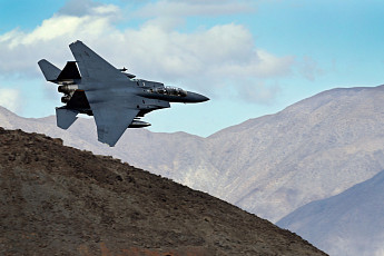 이란, 첫 美 전투기 격추…트럼프 ‘공중지배’ 주장 직격탄·인질전 비화