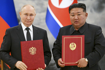 [단독] 벨라루스 외교통 “북한 김정은, 내달 러시아 전승절 참석 가능성”