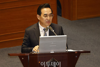 박홍근 “지출 구조조정으로 50조원 마련“