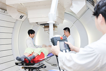 삼성서울병원 연구팀, 국내 최초 간암 양성자 치료 2000례 분석