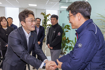 KT 박윤영 대표, 토탈영업센터 현장 방문…고객 접점 직원 격려