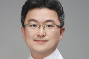 [투데이 건강노트] 사무실에서 지키는 척추관절 건강생활