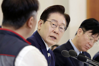 이 대통령 “기간제법, 고용금지법 돼⋯소상공인 집단교섭권 줘야”