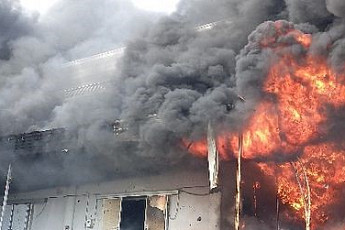 전남 완도군 수산물 창고 화재...소방관 2명 '참변'