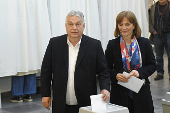 오르반 16년 장기집권 기로…헝가리 총선 시작