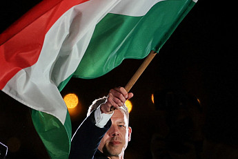 헝가리 16년 만에 정권 교체… EU와 ‘관계 회복’ 시동