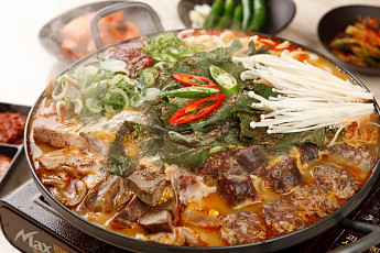 '2TV 생생정보' 오늘방송맛집- 코미디언 안소미 추천! 순대전골 맛집 '창○○○○'