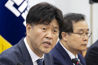 ‘대통령 측근’ 김용 “경기도 보궐 출마하고 싶다”