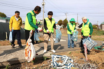 클린농촌단 띄운 정부…방치 쓰레기 치우고 ‘살고 싶은 농촌’ 만든다