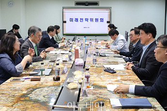 이투데이 미래전략위 “단순 전달 넘어 심층·구조 분석 보도 강화해야”