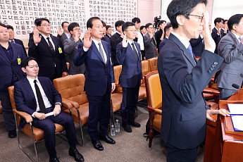 또 선서 거부한 박상용…이화영 