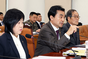 국방위, 병역기피 면제연령 38→45세 법안 의결…여야, 안보·중동 대응 공방