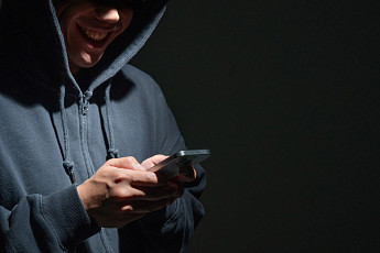 미성년자 3명 중 1명 ‘영상 요구 경험’…“플랫폼 책임 강화 필요”