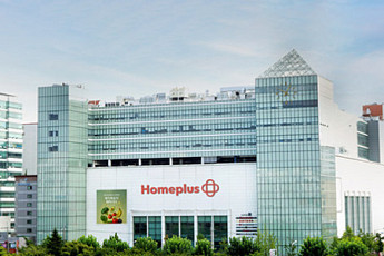홈플러스 부실, 롯데카드로 전이됐나...대주주 MBK에 이목