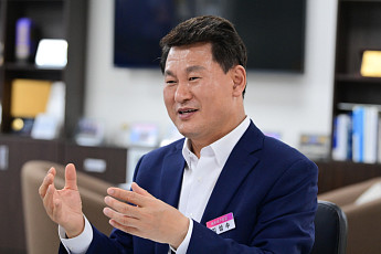 해운대 김성수 구청장, 30억 부정 대출 의혹…정치권 전면전 돌입