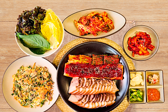 '2TV 생생정보' 오늘방송맛집- 장사의 신, 백합 칼국수ㆍ보쌈 맛집 '일○○○○'