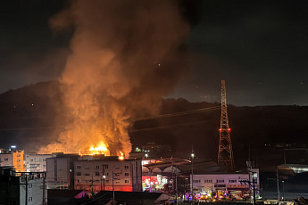 고양 관산동 공장 화재, 교회까지 번져…7시간 만에 완진