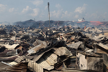 하룻밤 새 1000여 채 전소…말레이시아 수상촌 화재로 9000여 명 피해