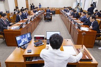 재경위, 신현송 청문보고서 채택…우여곡절 끝 국회 문턱 통과
