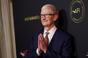 애플 팀 쿡, 15년 만에 CEO서 물러난다…9월 존 터너스 취임 [종합]