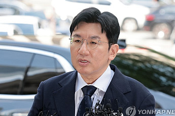 경찰, 하이브 방시혁 구속영장 신청…기업공개 앞두고 부정거래 혐의