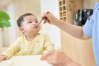 아이돌봄 국가자격증 시대 열렸다…민간까지 ‘관리체계’ 확대