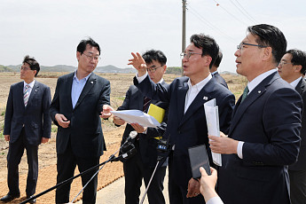 시화·화옹에 대규모 태양광발전⋯金총리 “재생에너지 속도전 필요”
