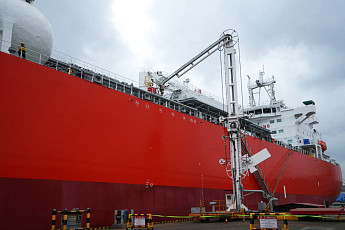 롯데정밀화학, HD현대重 암모니아선 연료 공급…세계 최초