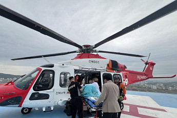 지역 관할 경계 허문 소방헬기⋯360km 날아 고위험 산모 살렸다