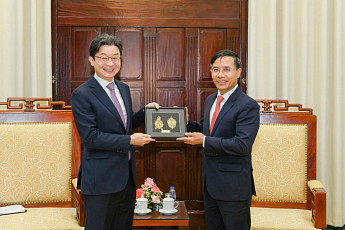 인도·베트남서 'K금융' 영토 확장…QR결제·기업은행 인가 결실