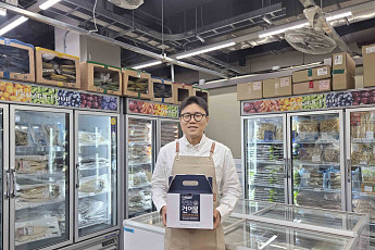 판로 못찾던 수산시장 노점...쿠팡 만나 ‘100억 신화’ 썼다