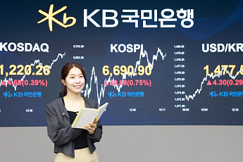 코스피, 7000선 눈앞…사흘 연속 최고치 경신