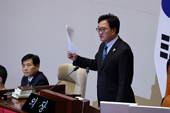 39년 만의 개헌 추진 무산…민주 