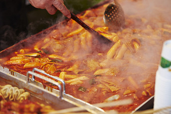 '생방송 투데이' 오늘방송맛집- 인생 분식, 30년 추억의 떡볶이 맛집 '골○'