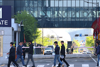 삼성바이오 노사, 고용부 중재에도 평행선…비공개 협상 지속