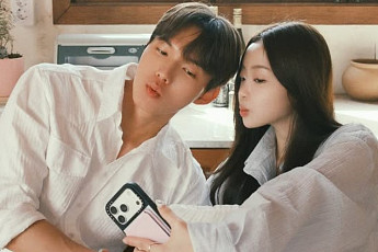 '환승연애4' 곽민경♥신승용, 열애 인정 후 럽스타그랩 대방출⋯9살 차 