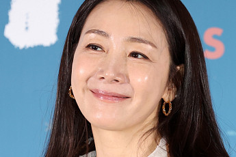 최지우, 부친상 비보⋯슬픔  속 상주로 빈소 지켜