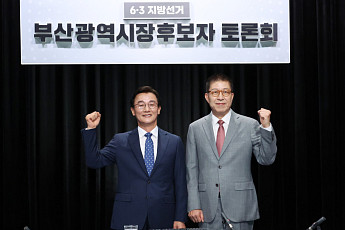 첫 TV토론 끝나자마자 장외전…전재수·박형준 서로 “내가 판정승”