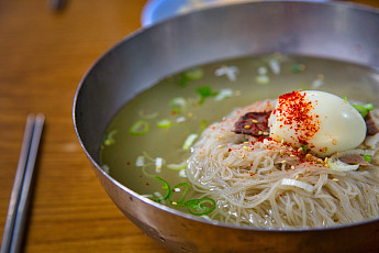 '2TV 생생정보' 오늘방송맛집- 배우 이태성의 평양냉면 맛집! '사○○○'
