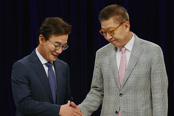2차 TV토론 뒤 신경전…박형준 “압도” vs 전재수 “주민 모욕”