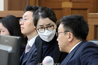 김건희, 쥴리 의혹 부인 “부유하게 자란 내가 접대? 영어 이름은 제니”