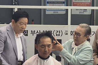 박민식, 출정식서 삭발 결의…노모가 직접 머리 밀어