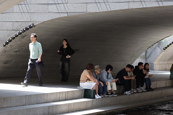 비 대부분 그치고 차차 맑음…제주 비·전남 소나기 [날씨]