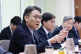 금융위, 고성능 AI 해킹 우려에…금융권 ‘망분리’ 푼다