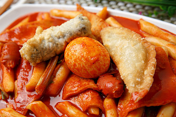 '생방송 투데이' 오늘방송맛집- 인생 분식, 온정 넘치는 떡볶이 맛집 '맛○○○'